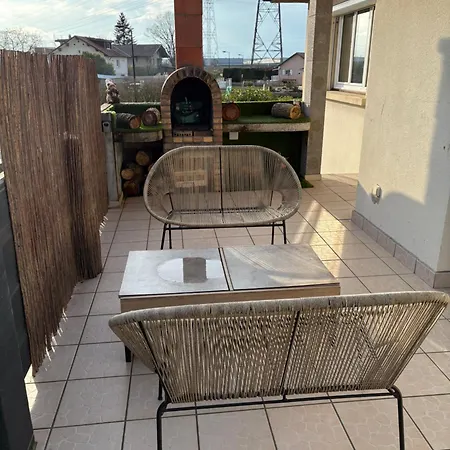 T4 3 Canape Convertible 8 Places Apartment