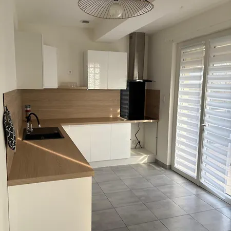Apartment T4 3 Canape Convertible 8 Places